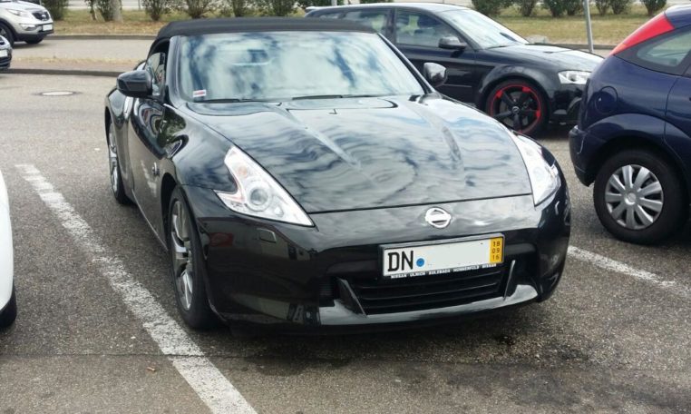 Nissan 370Z front